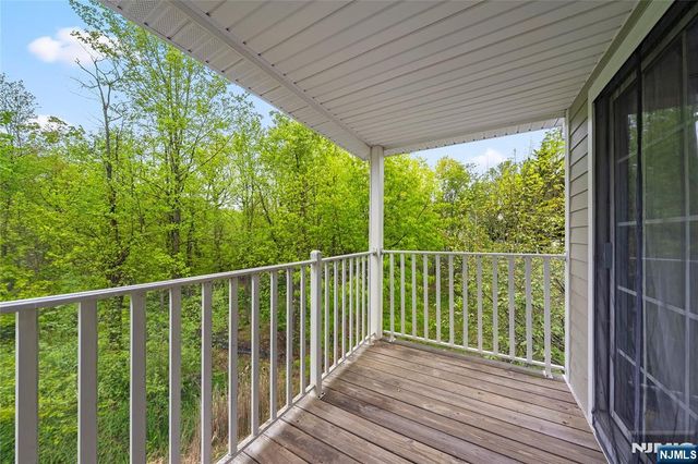 1014 Crown Court 1014, Mahwah, NJ 07430