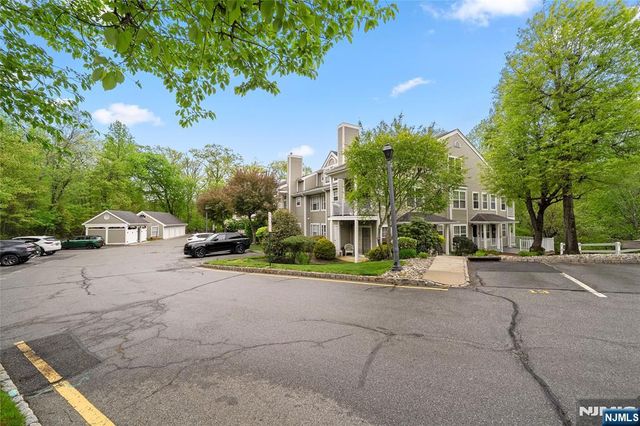 1014 Crown Court 1014, Mahwah, NJ 07430