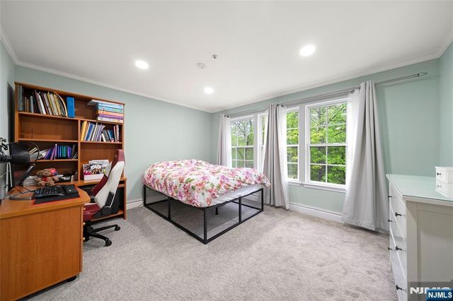 1014 Crown Court 1014, Mahwah, NJ 07430