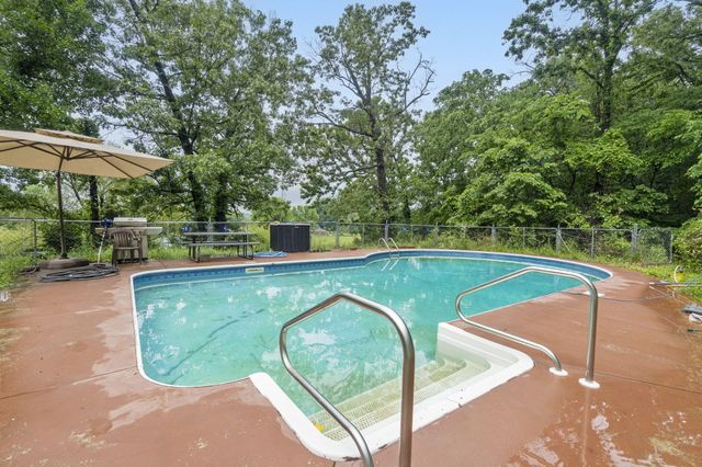 401 Honeysuckle Drive, Marshfield, MO 65706