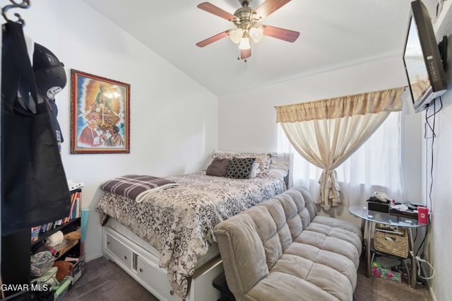 37121 Golden Oak Drive, Palmdale, CA 93552