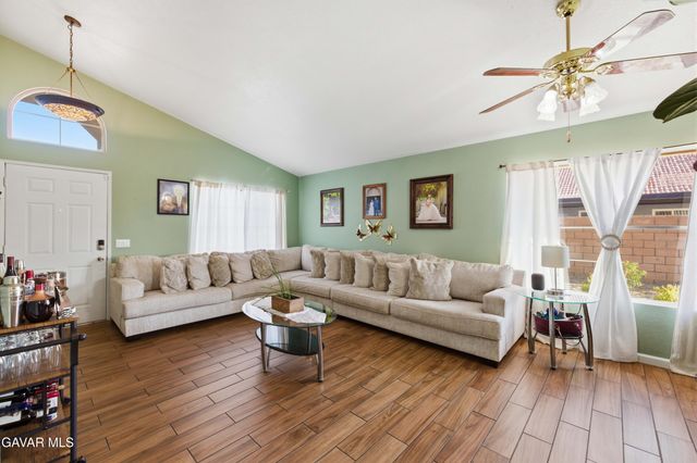 37121 Golden Oak Drive, Palmdale, CA 93552