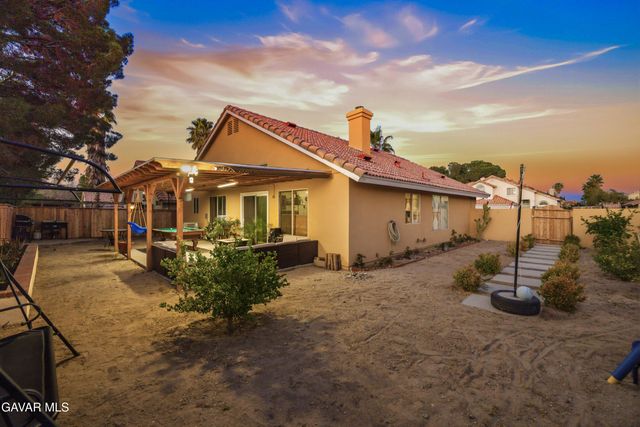 37121 Golden Oak Drive, Palmdale, CA 93552