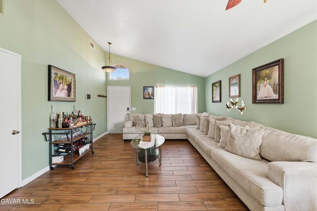 37121 Golden Oak Drive, Palmdale, CA 93552