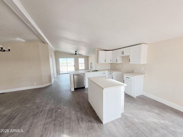 43104 W CATALINA Drive, Tonopah, AZ 85354