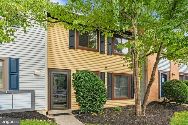 2555 FOX RIDGE CT, Woodbridge, VA 22192