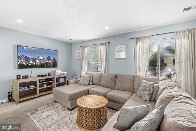 2555 FOX RIDGE CT, Woodbridge, VA 22192