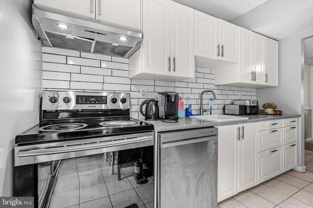 2555 FOX RIDGE CT, Woodbridge, VA 22192