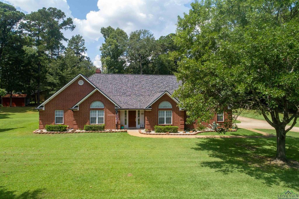 511 Trailridge Cir, Hallsville, TX 75650