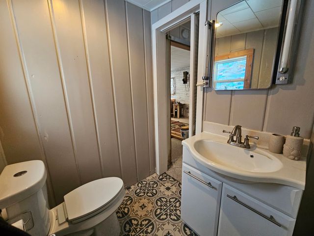 5042 Wedgewood Drive, Harrison, MI 48625