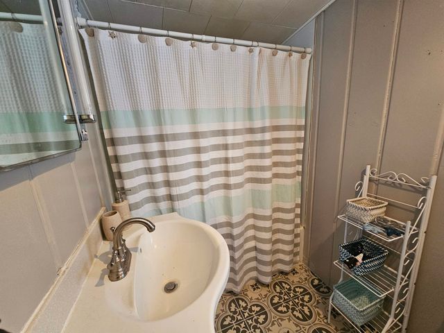 5042 Wedgewood Drive, Harrison, MI 48625