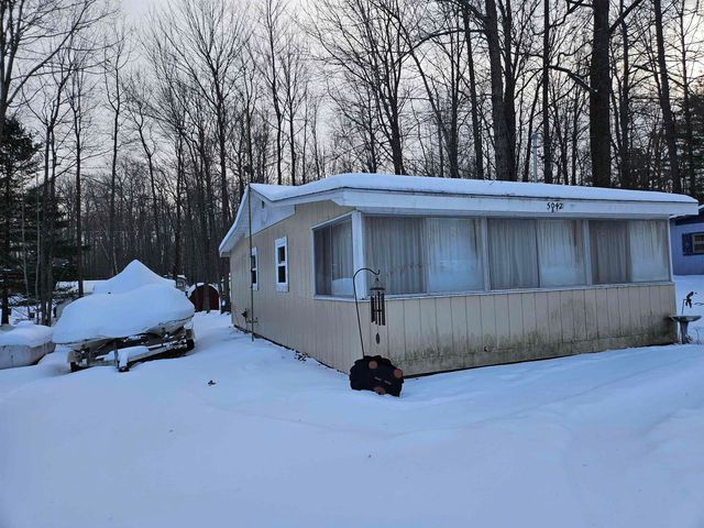 5042 Wedgewood Drive, Harrison, MI 48625