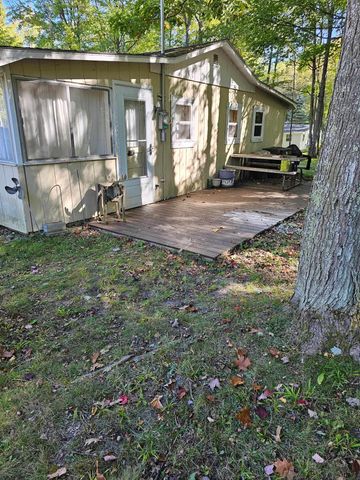 5042 Wedgewood Drive, Harrison, MI 48625