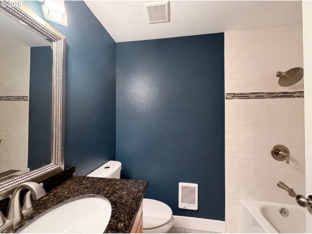 10132 Sw TRAPPER Ter, Beaverton, OR 97008