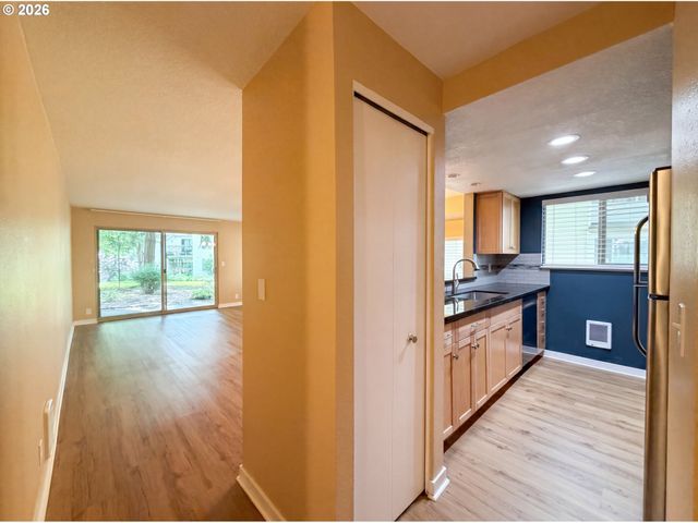10132 Sw TRAPPER Ter, Beaverton, OR 97008