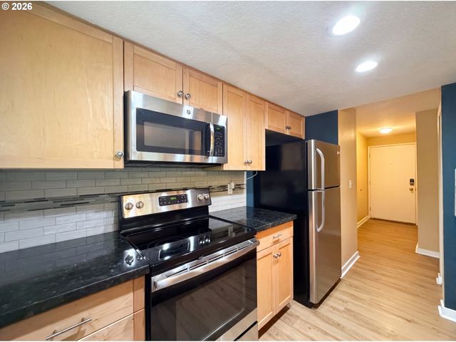 10132 Sw TRAPPER Ter, Beaverton, OR 97008