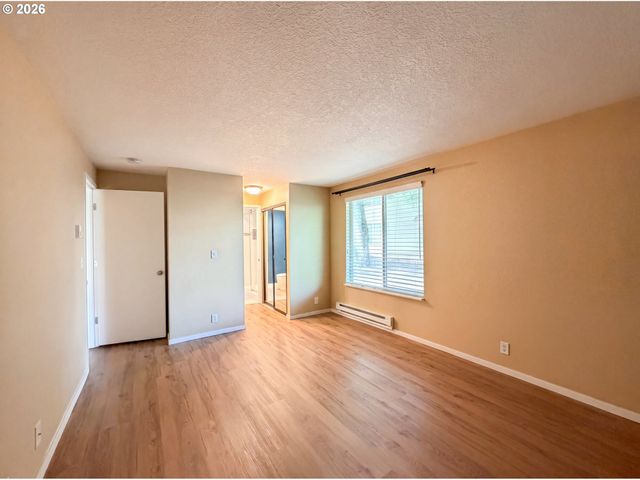 10132 Sw TRAPPER Ter, Beaverton, OR 97008