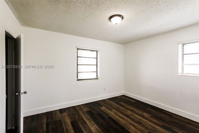 10020 SW 37th St, Miami, FL 33165