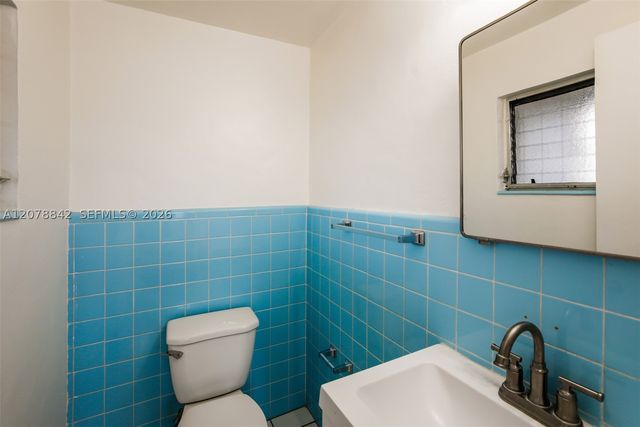 10020 SW 37th St, Miami, FL 33165
