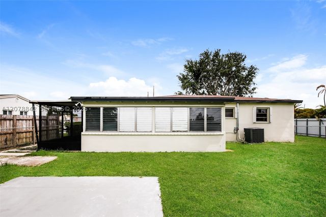 10020 SW 37th St, Miami, FL 33165