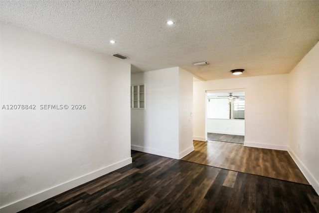 10020 SW 37th St, Miami, FL 33165