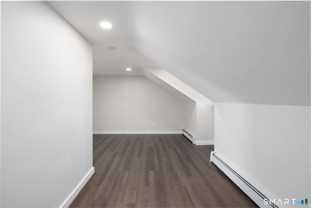 28 Aircraft Road j, Southington, CT 06489