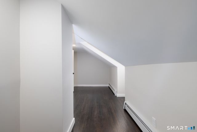 28 Aircraft Road j, Southington, CT 06489