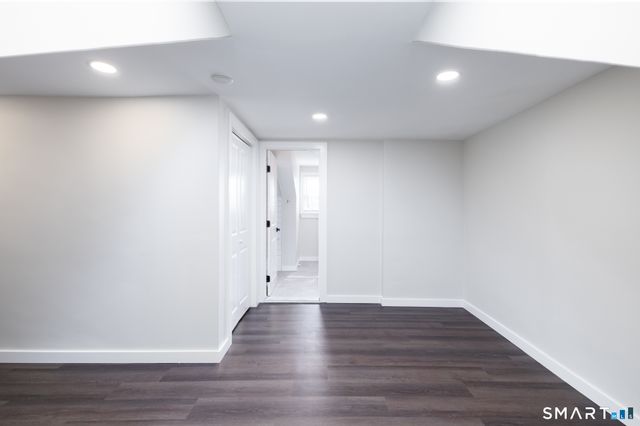 28 Aircraft Road j, Southington, CT 06489