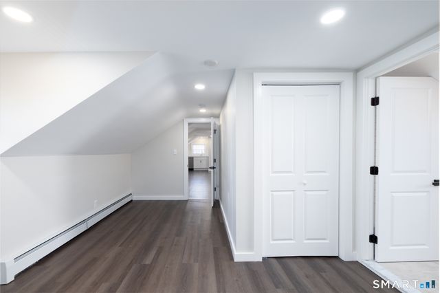 28 Aircraft Road j, Southington, CT 06489