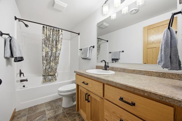 4727 6th Street W, West Fargo, ND 58078