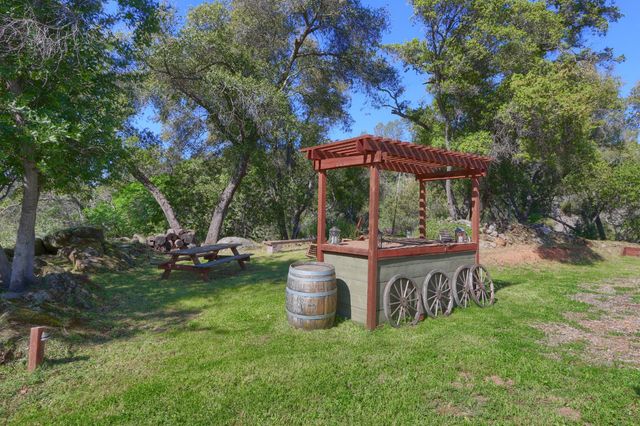 4740 Grist Road, Mariposa, CA 95338