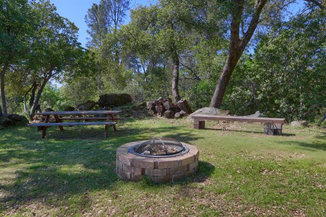 4740 Grist Road, Mariposa, CA 95338