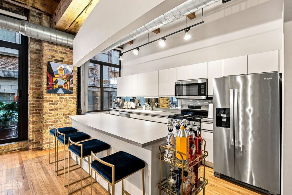375 W Erie Street 221, Chicago, IL 60654 — photo 4