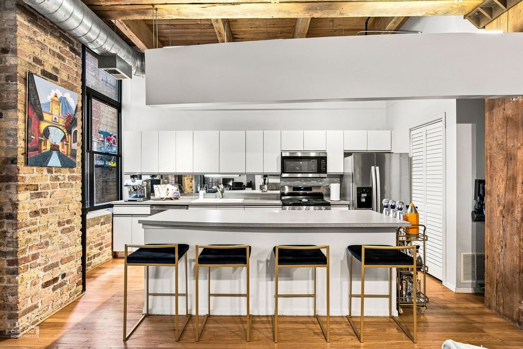 375 W Erie Street 221, Chicago, IL 60654 — photo 5