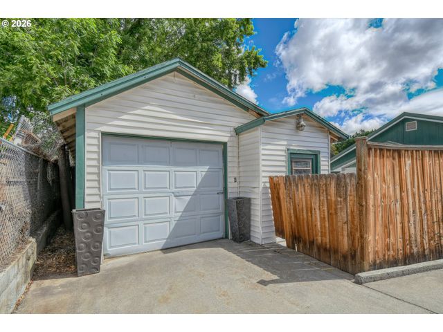 501 Nw 7TH St, Pendleton, OR 97801