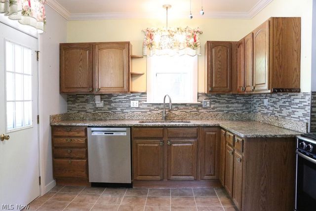 1443 Pleasant Avenue, Wellsburg, WV 26070