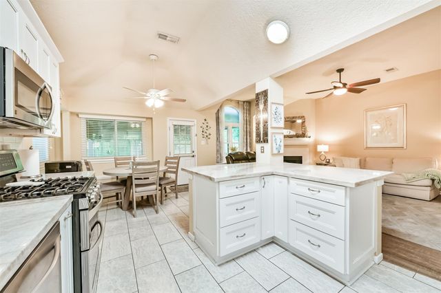 11119 30th Avenue N, Texas City, TX 77591