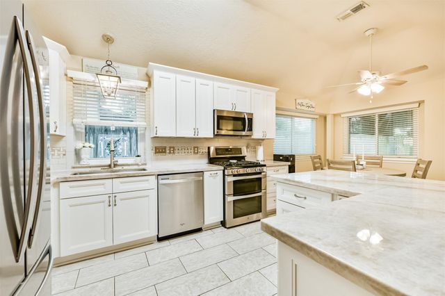 11119 30th Avenue N, Texas City, TX 77591