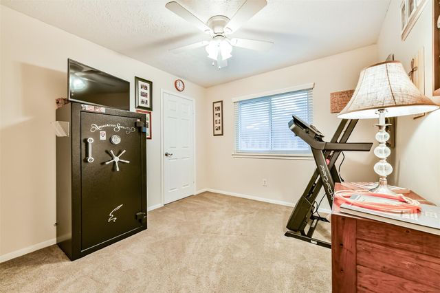 11119 30th Avenue N, Texas City, TX 77591