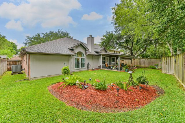 11119 30th Avenue N, Texas City, TX 77591