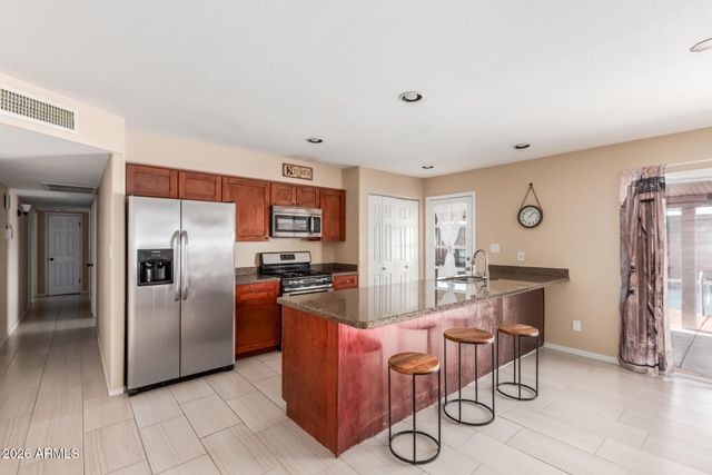 3706 S COTTONWOOD Drive, Tempe, AZ 85282