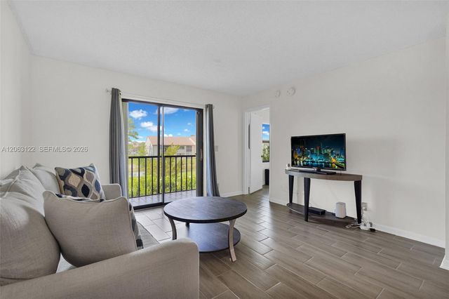 7142 Golf Colony Court 206, Lake Worth, FL 33467