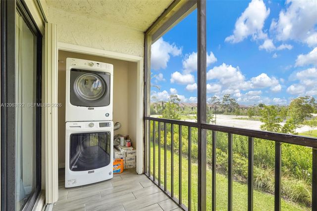 7142 Golf Colony Court 206, Lake Worth, FL 33467