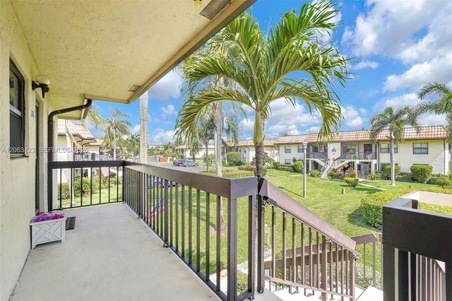 7142 Golf Colony Court 206, Lake Worth, FL 33467