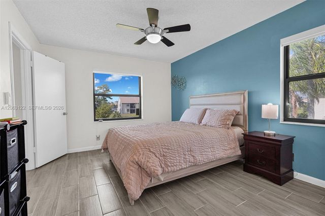 7142 Golf Colony Court 206, Lake Worth, FL 33467