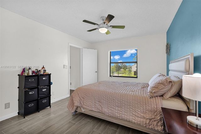 7142 Golf Colony Court 206, Lake Worth, FL 33467