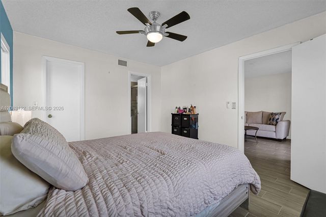 7142 Golf Colony Court 206, Lake Worth, FL 33467