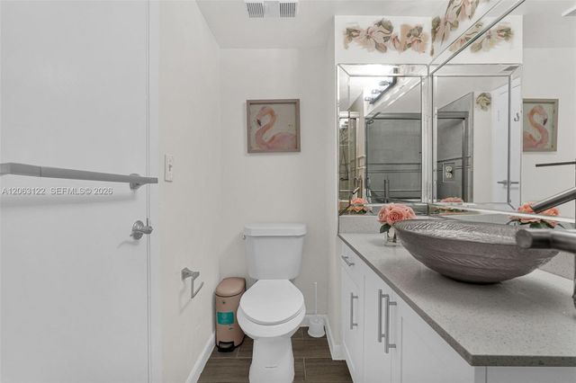 7142 Golf Colony Court 206, Lake Worth, FL 33467