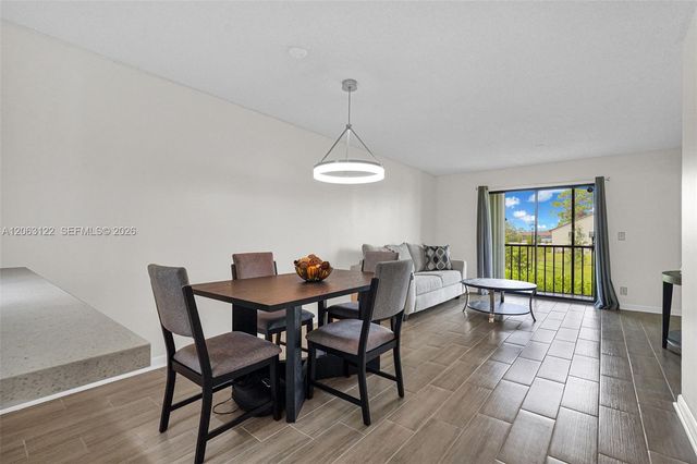 7142 Golf Colony Court 206, Lake Worth, FL 33467