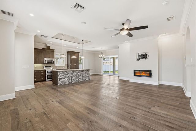 3906 W NORTH A STREET, Tampa, FL 33609